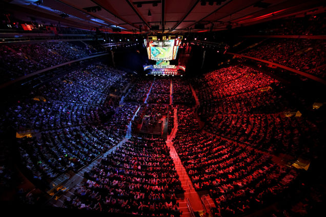 eSport League of Legends fills arena in Stockholm to watch a playoff final.